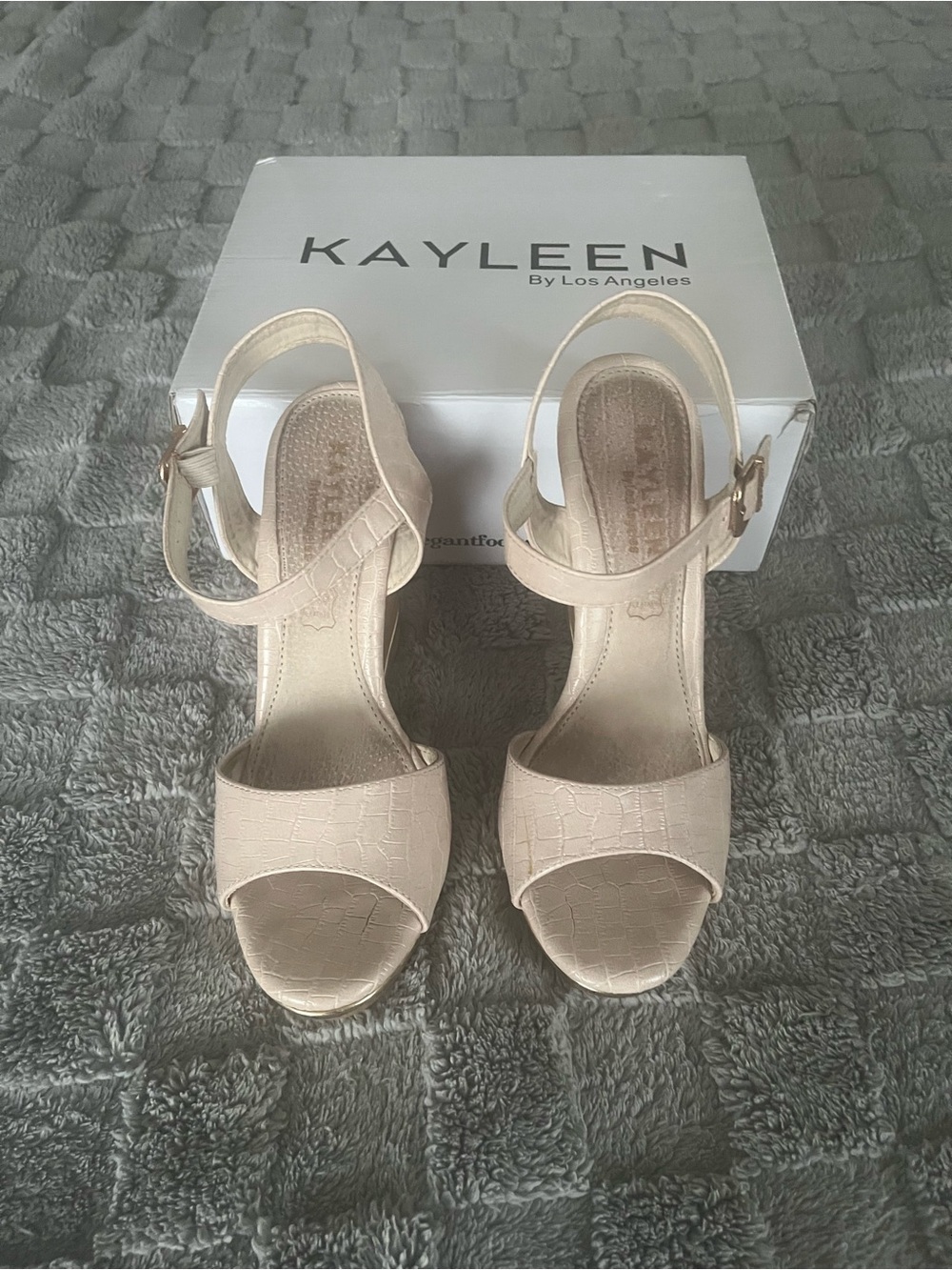 KAYLEEN By Los Angeles Neutral Croc-Texture Open-Toe Block Heel Sandals